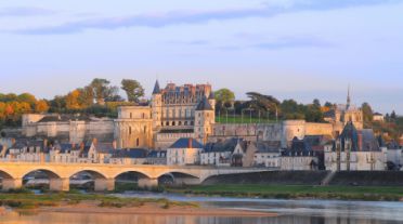 Du Château Royal d'Amboise au Fleuve